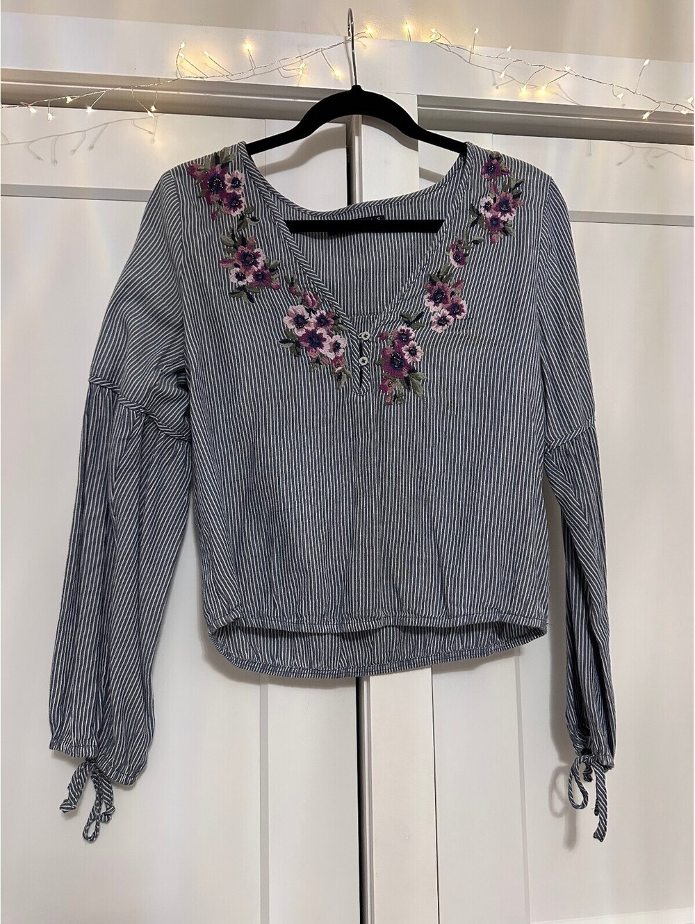 Abercrombie & Fitch Striped Floral Embroidered Long Sleeve Blouse Size S